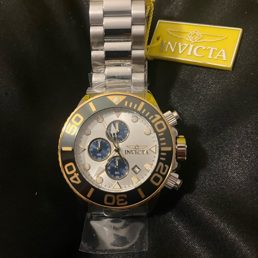 Invicta Grand Diver Miami Edition Silver and Gold Chronograph 45mm 100 meter WR - Picture 8 of 9